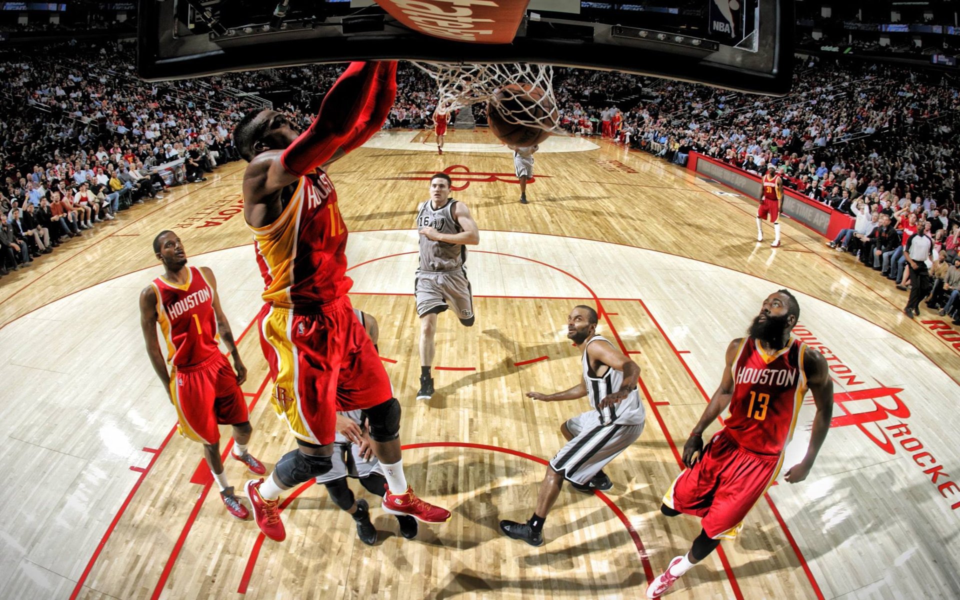 当NBA季后赛撞上维尼修斯，一场跨次元的纪录之夜